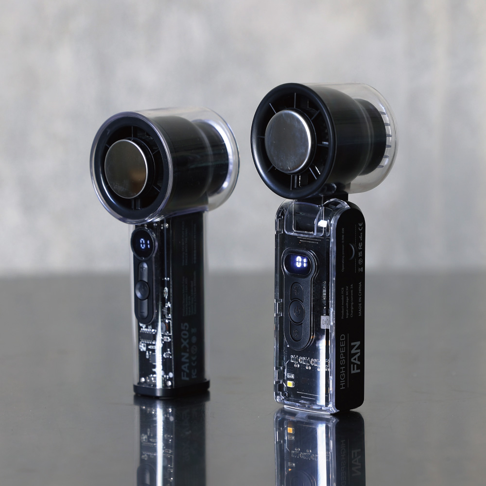 【先行受注】構造が、そのまま涼を感じる見た目も涼しげなモバイルファン【CLEAR FLOW】